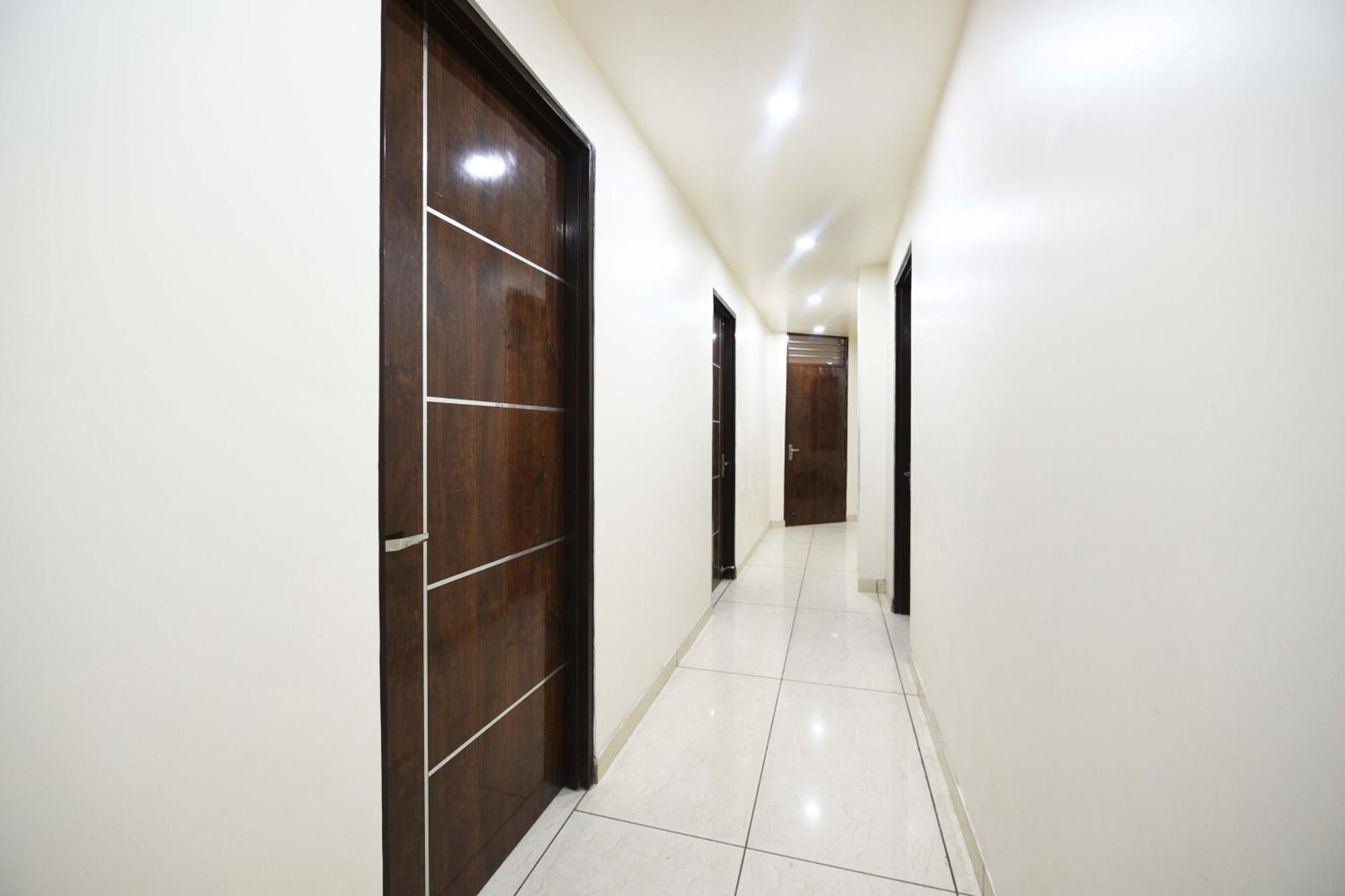 Hotel O Empire State Delhi  Exterior photo