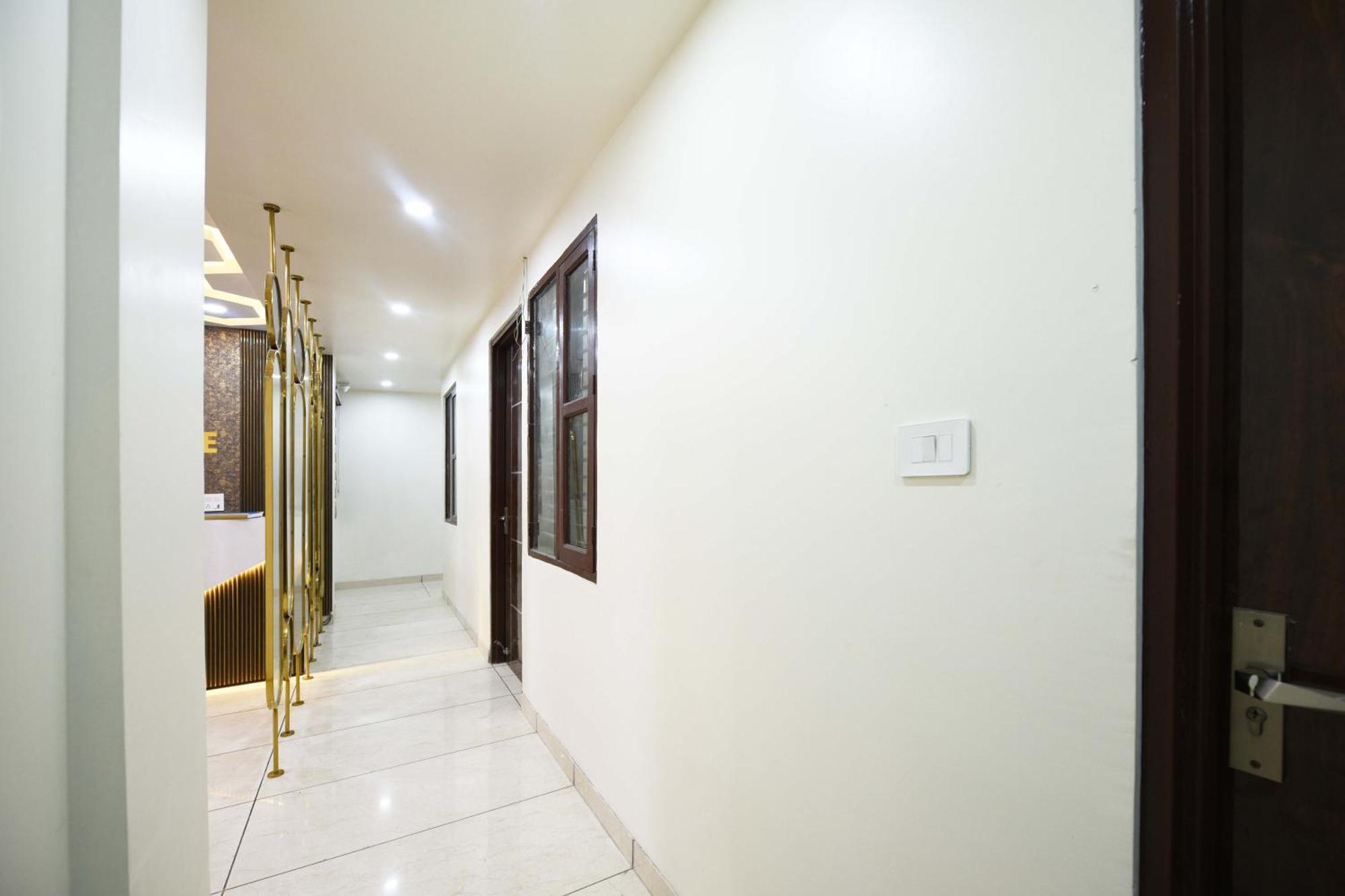 Hotel O Empire State Delhi  Exterior photo